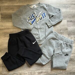 Nike Matching Sweatshirt and Jogger Sweatpants